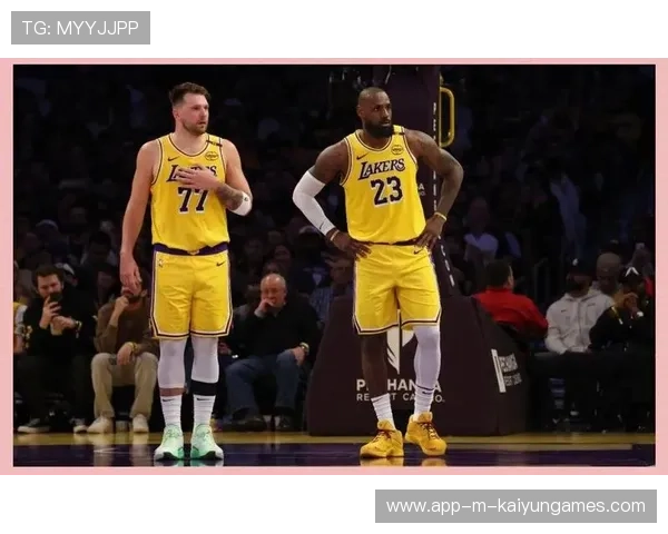 詹姆斯称赞东契奇为当代最强组织者两人配合默契